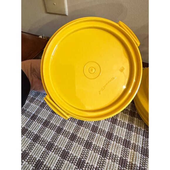 Vintage Tupperware Storage Lot Containers with Lids Yellow & Orange Bowls w lid - Picture 4 of 16